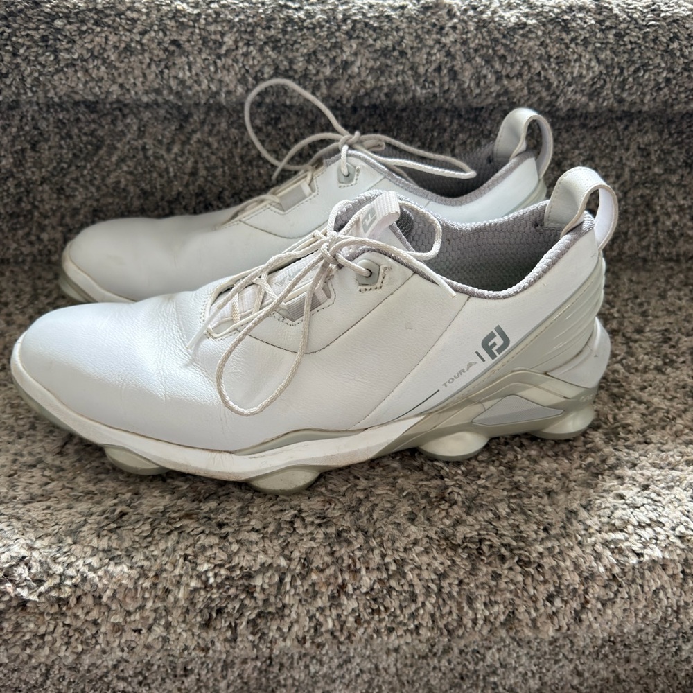 FootJoy Tour Alpha performance Men’s golf shoes - size 10 narrow